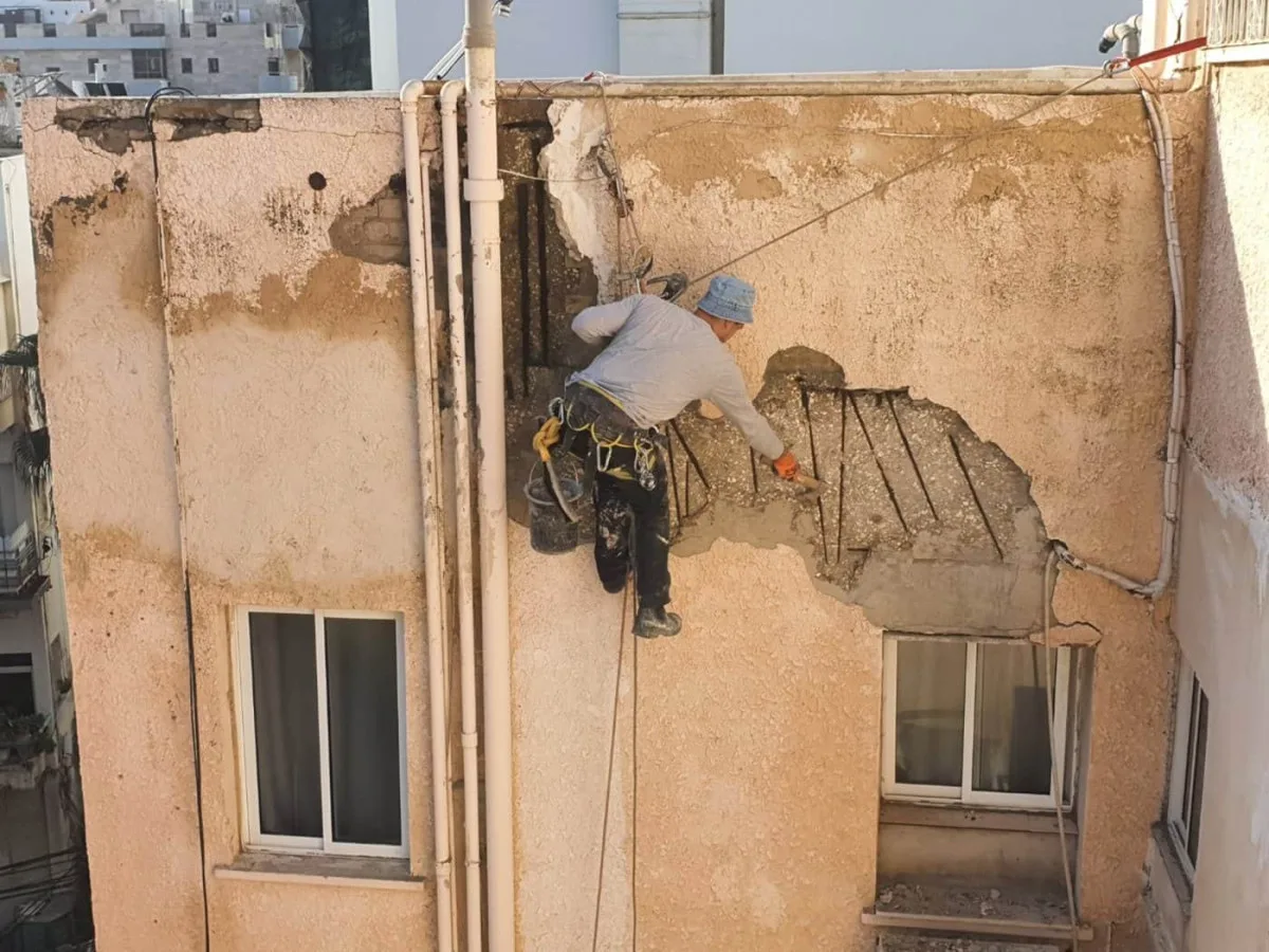 איטום קירות בגובה עם סנפלינג